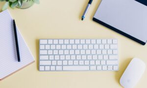 7 kelebihan menggunakan keyboard eksternal pada laptop