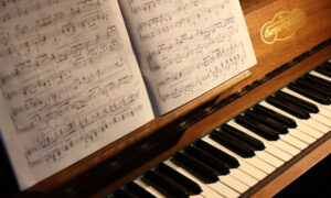 aplikasi belajar piano